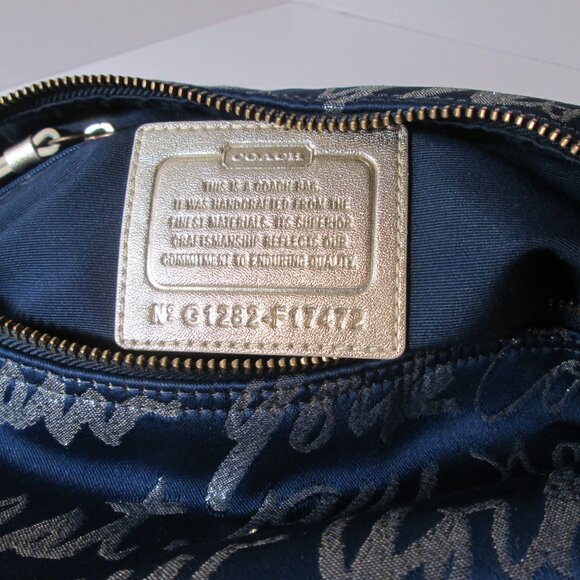 COACH NEW YORK GOLD HEARTS SHOULDER BAG PRE LOVED - Picture 5 of 8